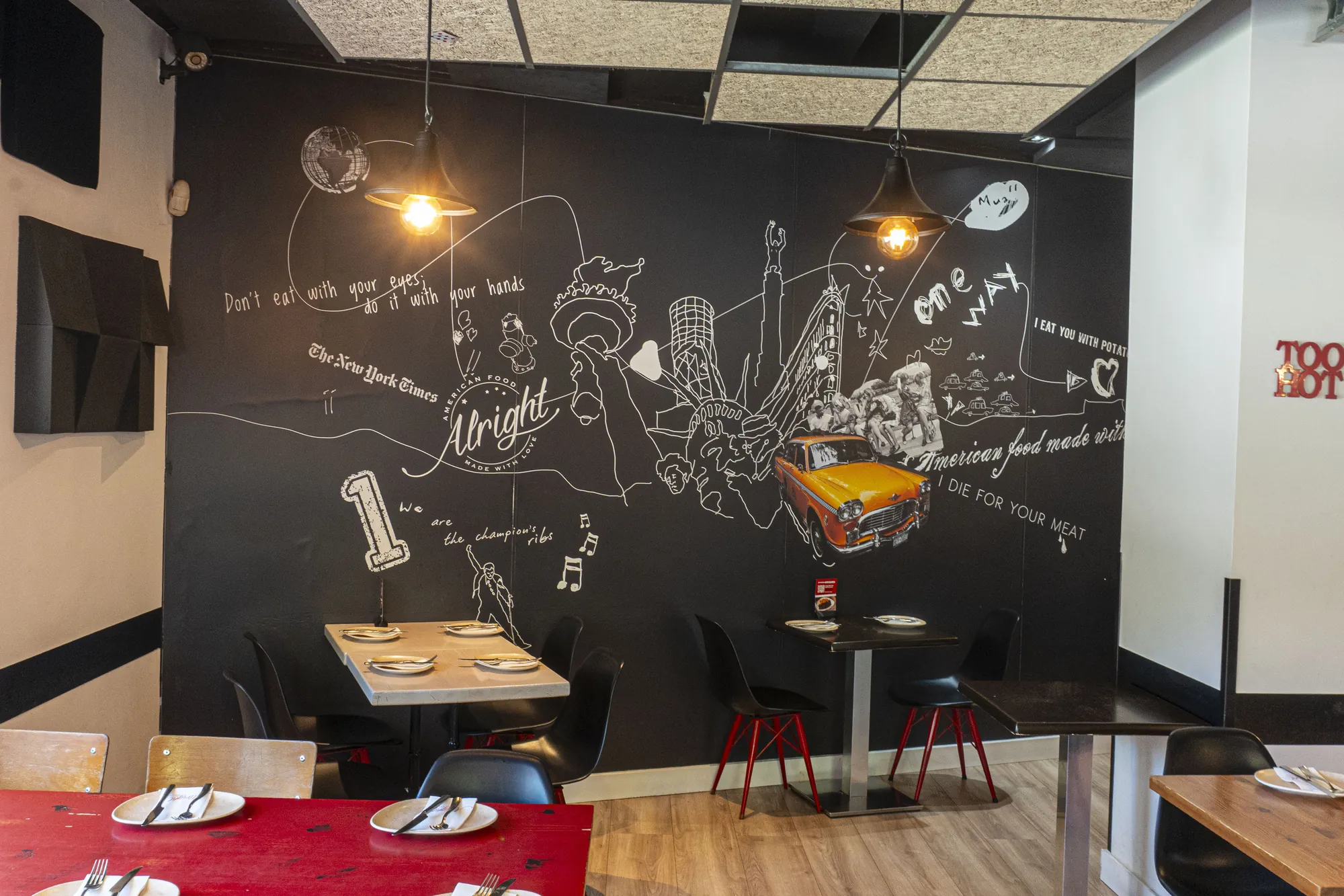Ambiente del restaurante Alright en Barrio del Pilar