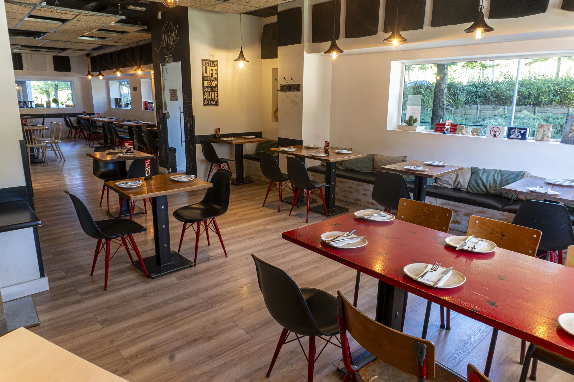 Restaurante Alright Pedro Rico preparado para grupos y eventos en Barrio del Pilar
